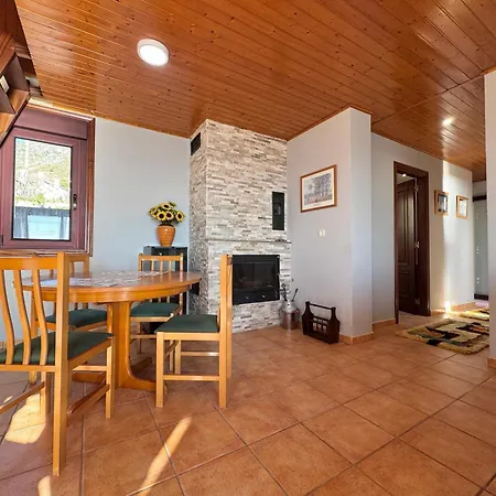 El Descanso Del Peregrino Por La Costa Oia